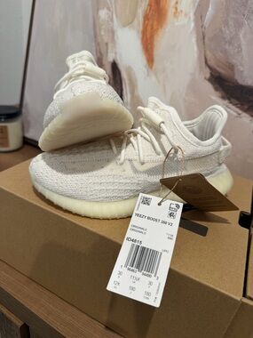 adidas YZY 350 V2 Kids Box in Kraft Brown